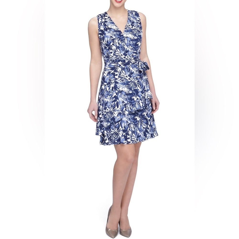 Tahari Floral Print Georgette Fit & Flare Dress Size 8 NWT